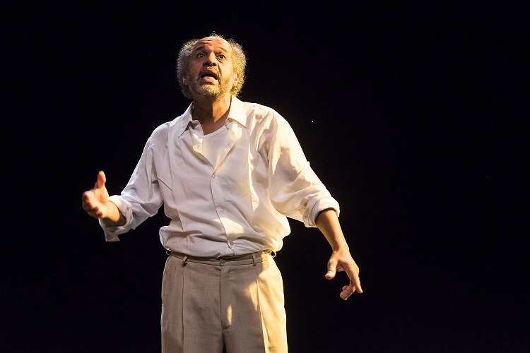 Nordine MAROUF dans "L'Etranger" d'Albert CAMUS, au théâtre L'Avant-scène